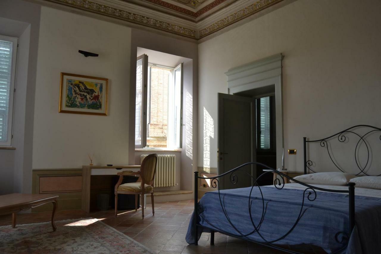 Monte San Giusto Palazzo Roberti酒店 外观 照片